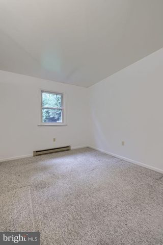303 PARKWOOD DR, Lancaster, PA 17603