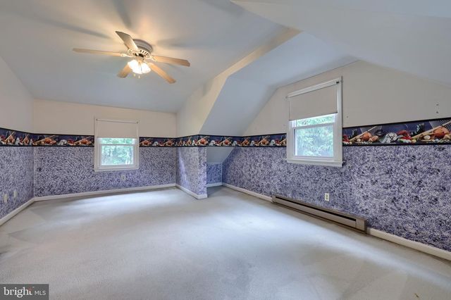 303 PARKWOOD DR, Lancaster, PA 17603