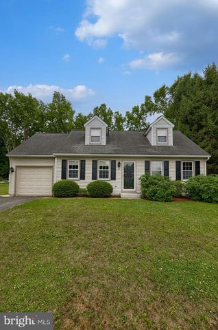 303 PARKWOOD DR, Lancaster, PA 17603