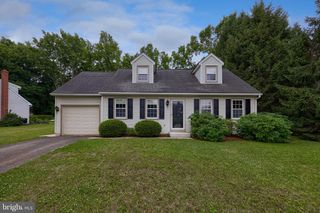 303 PARKWOOD DR, Lancaster, PA 17603