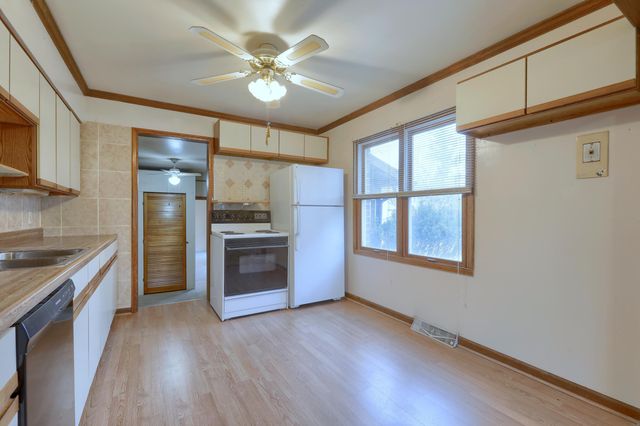 15641 Loveland Street, Livonia, MI 48154