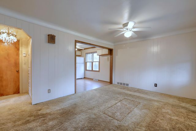 15641 Loveland Street, Livonia, MI 48154