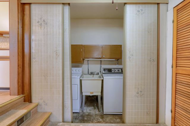 15641 Loveland Street, Livonia, MI 48154