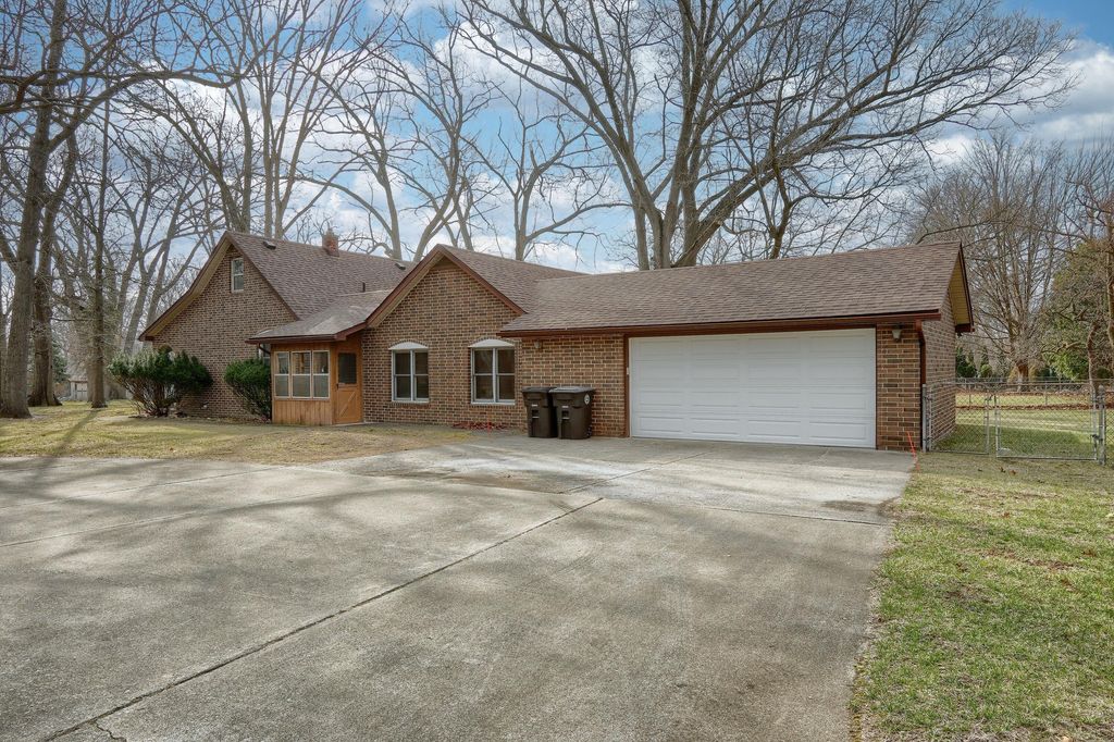 15641 Loveland Street, Livonia, MI 48154