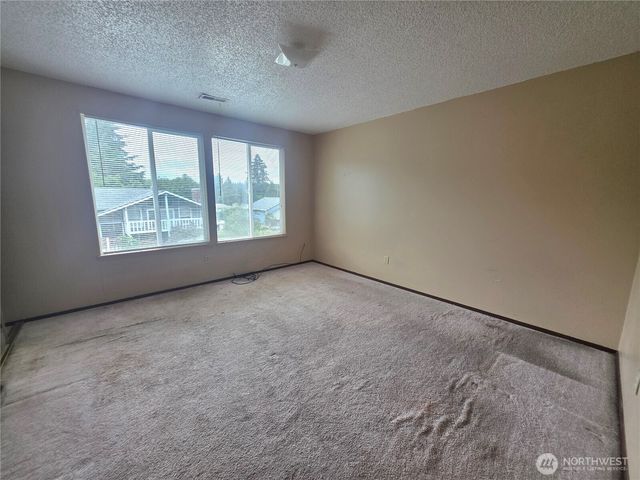 7880 Oxbow Avenue NE, Bremerton, WA 98311
