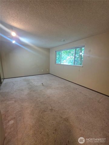 7880 Oxbow Avenue NE, Bremerton, WA 98311