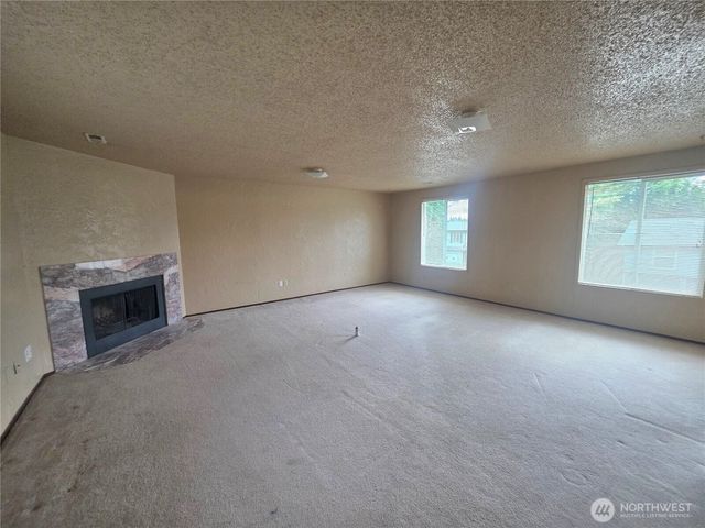 7880 Oxbow Avenue NE, Bremerton, WA 98311