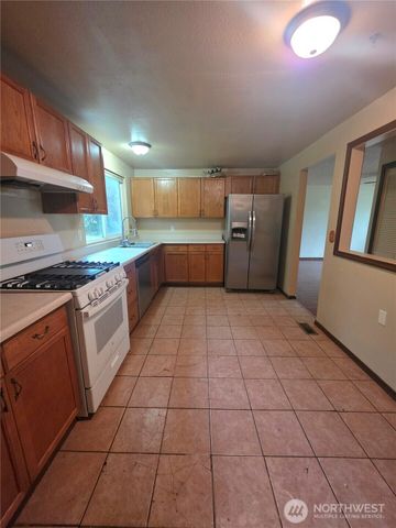7880 Oxbow Avenue NE, Bremerton, WA 98311