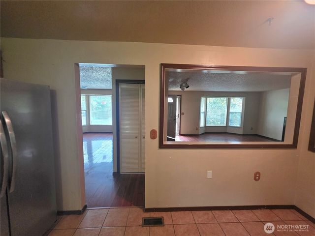 7880 Oxbow Avenue NE, Bremerton, WA 98311