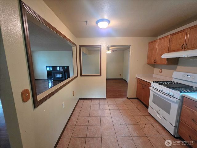 7880 Oxbow Avenue NE, Bremerton, WA 98311