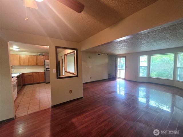 7880 Oxbow Avenue NE, Bremerton, WA 98311