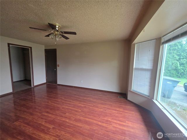 7880 Oxbow Avenue NE, Bremerton, WA 98311