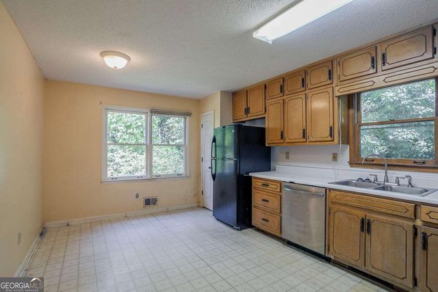 706 Willow Bend Drive, Jonesboro, GA 30238
