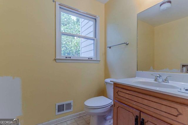 706 Willow Bend Drive, Jonesboro, GA 30238
