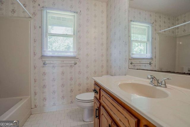 706 Willow Bend Drive, Jonesboro, GA 30238