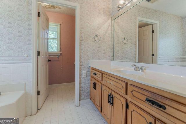 706 Willow Bend Drive, Jonesboro, GA 30238