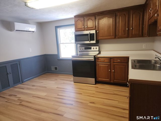 81 Middlefield Street 2, Middletown, CT 06457