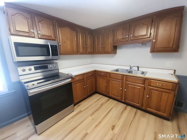 81 Middlefield Street 2, Middletown, CT 06457