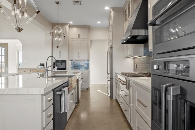 2565 Heritage Parkway, Axtell, TX 76624