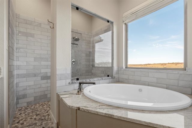 2565 Heritage Parkway, Axtell, TX 76624