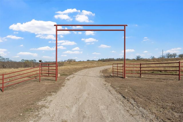 2565 Heritage Parkway, Axtell, TX 76624