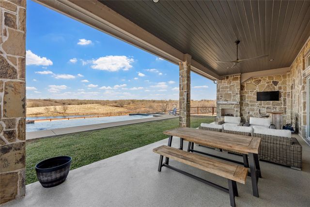 2565 Heritage Parkway, Axtell, TX 76624