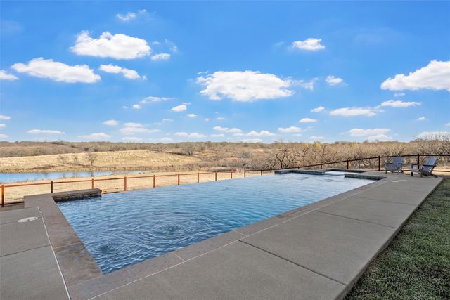 2565 Heritage Parkway, Axtell, TX 76624