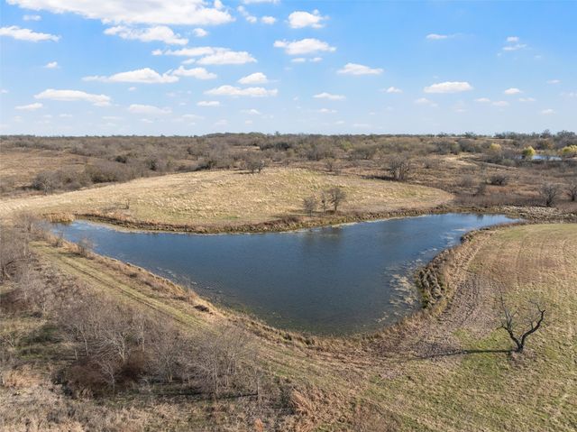 2565 Heritage Parkway, Axtell, TX 76624