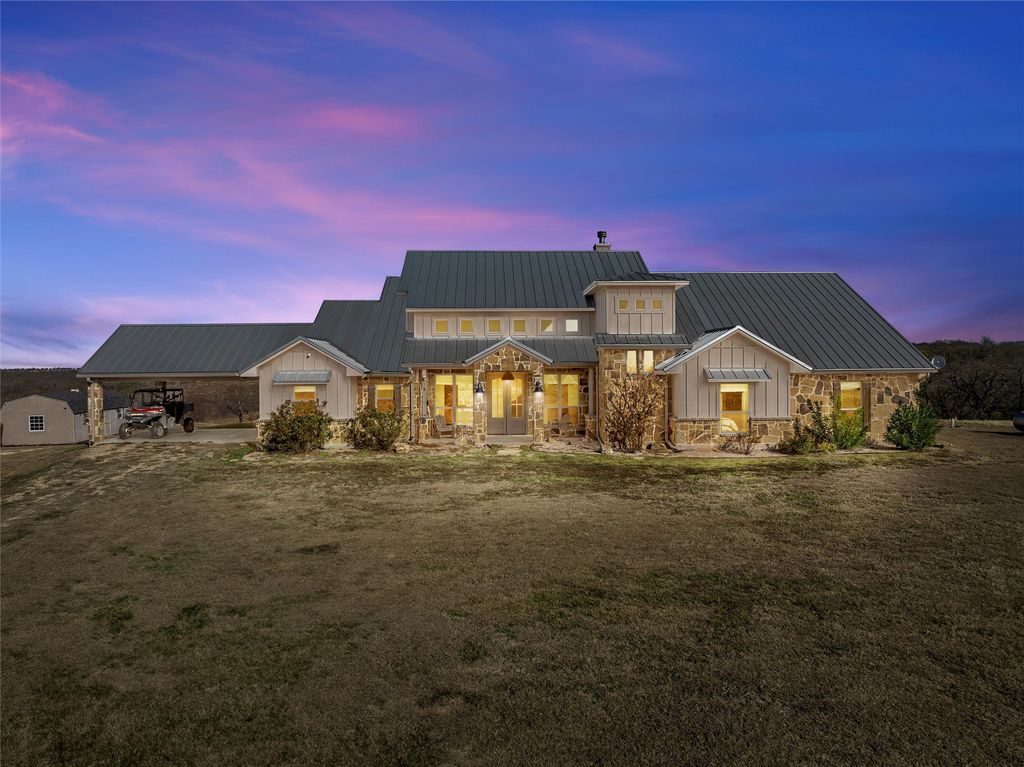 2565 Heritage Parkway, Axtell, TX 76624