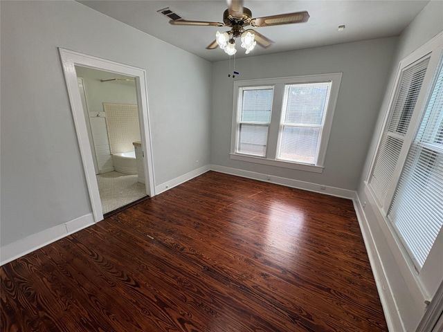 915 W 29th ST, Austin, TX 78705