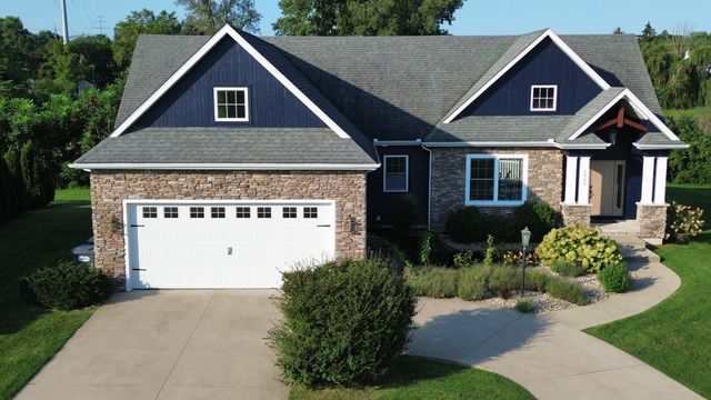 2400 Bay Pointe Drive, St. Joseph, MI 49085