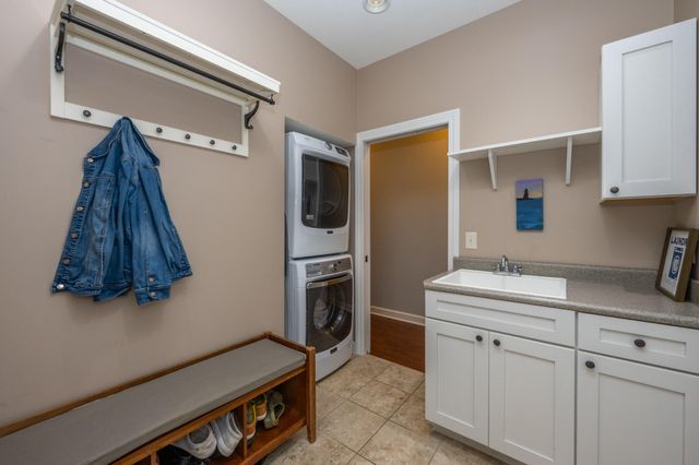 2400 Bay Pointe Drive, St. Joseph, MI 49085
