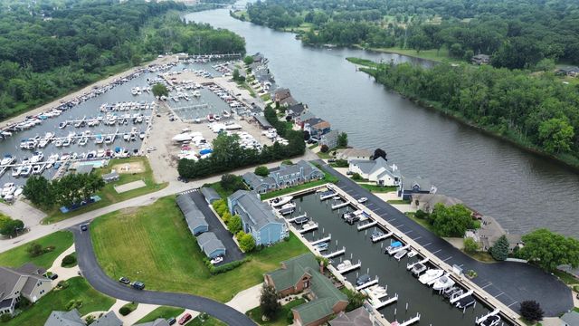 2400 Bay Pointe Drive, St. Joseph, MI 49085