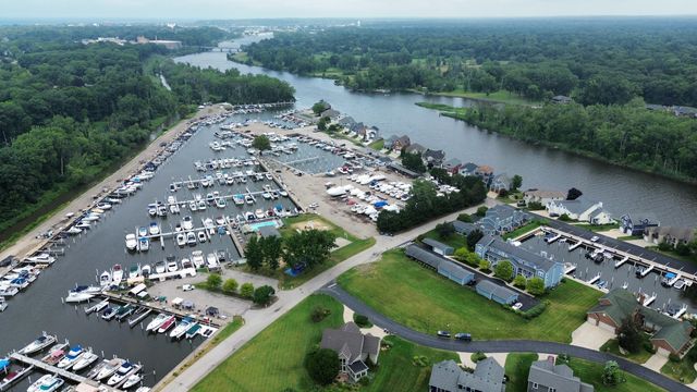 2400 Bay Pointe Drive, St. Joseph, MI 49085