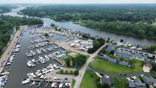 2400 Bay Pointe Drive, St. Joseph, MI 49085