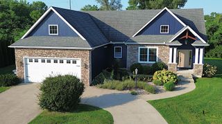 2400 Bay Pointe Drive, St. Joseph, MI 49085