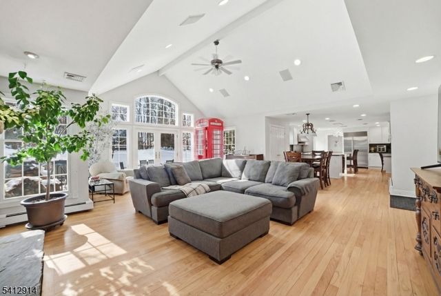 21 Spring St, Chatham Twp., NJ 07928