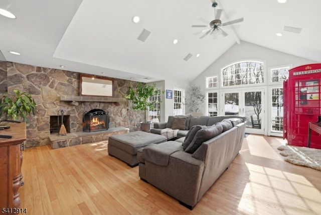 21 Spring St, Chatham Twp., NJ 07928