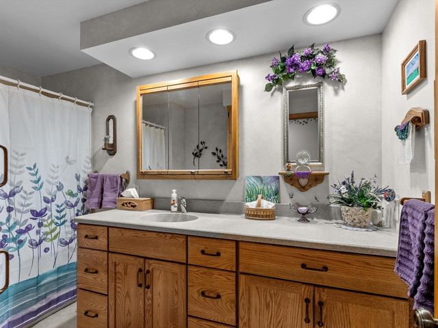 501 River Bluff DRIVE, Manitowoc, WI 54220