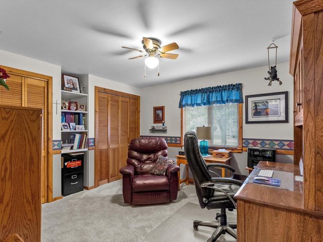 501 River Bluff DRIVE, Manitowoc, WI 54220