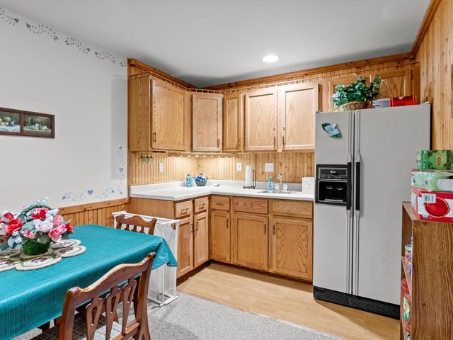 501 River Bluff DRIVE, Manitowoc, WI 54220