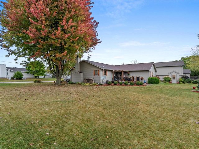 501 River Bluff DRIVE, Manitowoc, WI 54220