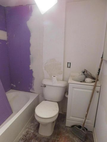 1312 S 61st STREET, West Allis, WI 53214