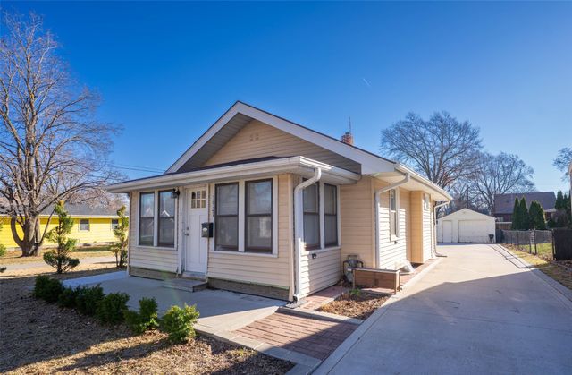 3921 12th Street, Des Moines, IA 50313