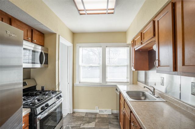 3921 12th Street, Des Moines, IA 50313