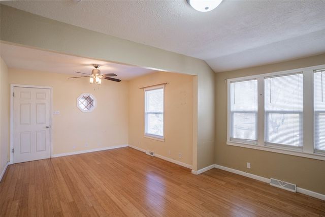 3921 12th Street, Des Moines, IA 50313