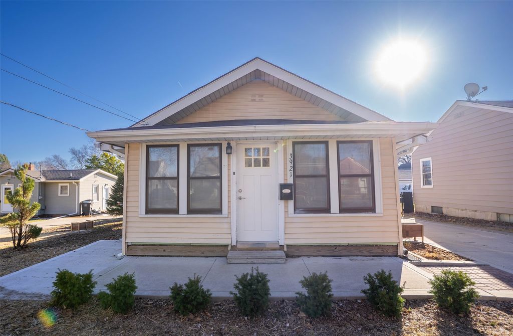 3921 12th Street, Des Moines, IA 50313