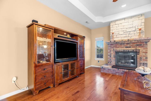 1275 Sunset Inn Road, Branson, MO 65616