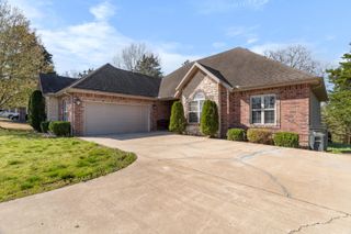 1275 Sunset Inn Road, Branson, MO 65616