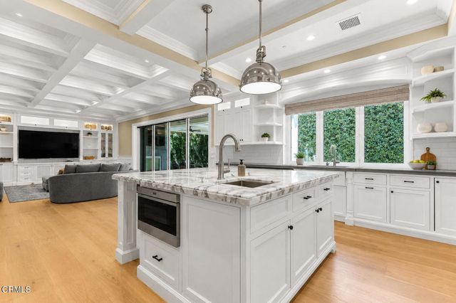 10331 Valley Spring Lane, North Hollywood, CA 91602
